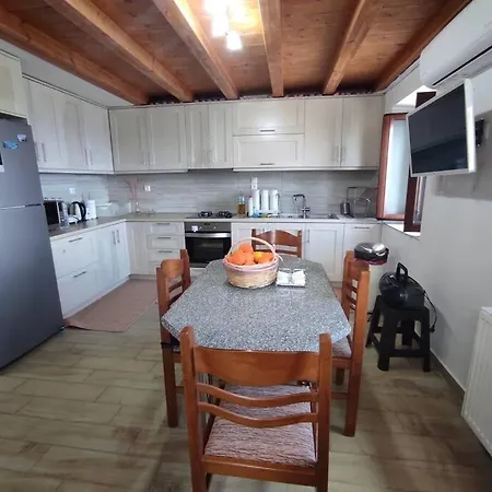 πανόραμα, πραγματευτή λεωνιδίου, τ.κ.22300 *